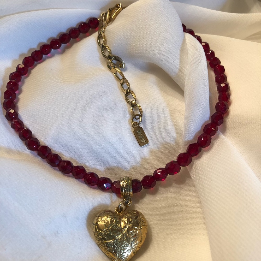 1928 chocker gorgeous red. 😍👄